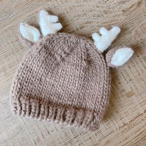 The Blueberry Hill brown woven deer hat size 3-12m